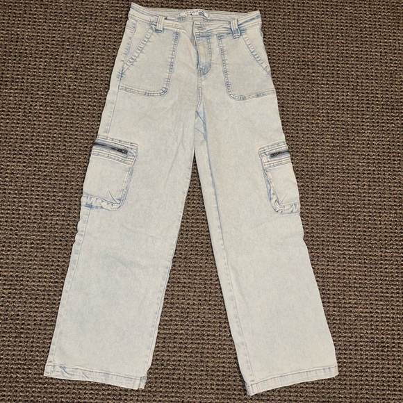 Light wash cargo pants - Picture 2 of 5